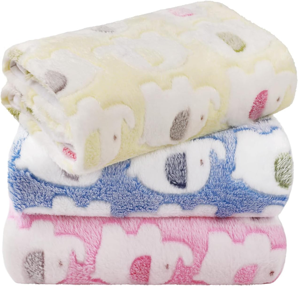 Soft Fleece Pet Blanket – Cozy & Washable