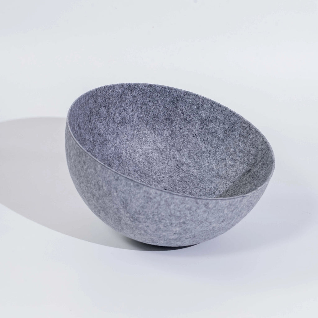 Rotating Pod-Style Cat Bed